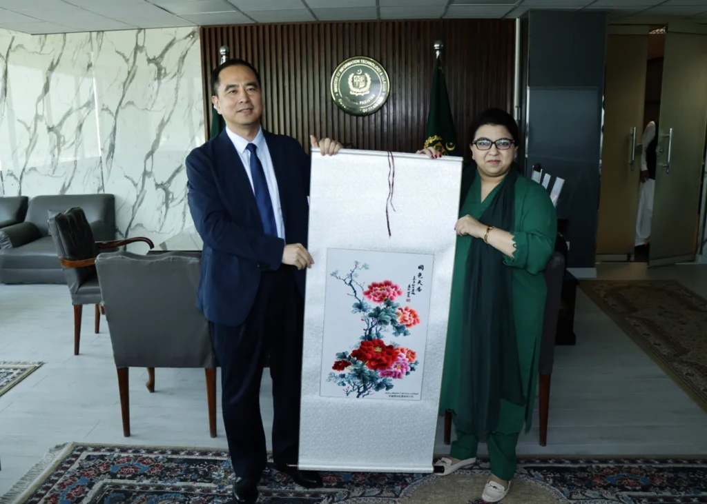 Zong 4G’s CEO Mr. Huo Junli meets Minister of State for IT&T Ms. Shaza Fatima to discuss the future of Telecom in Pakistan