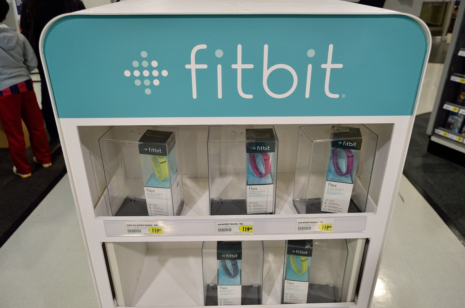 Google Launches $180 Fitbit Edge Tracker | TaazaTaren